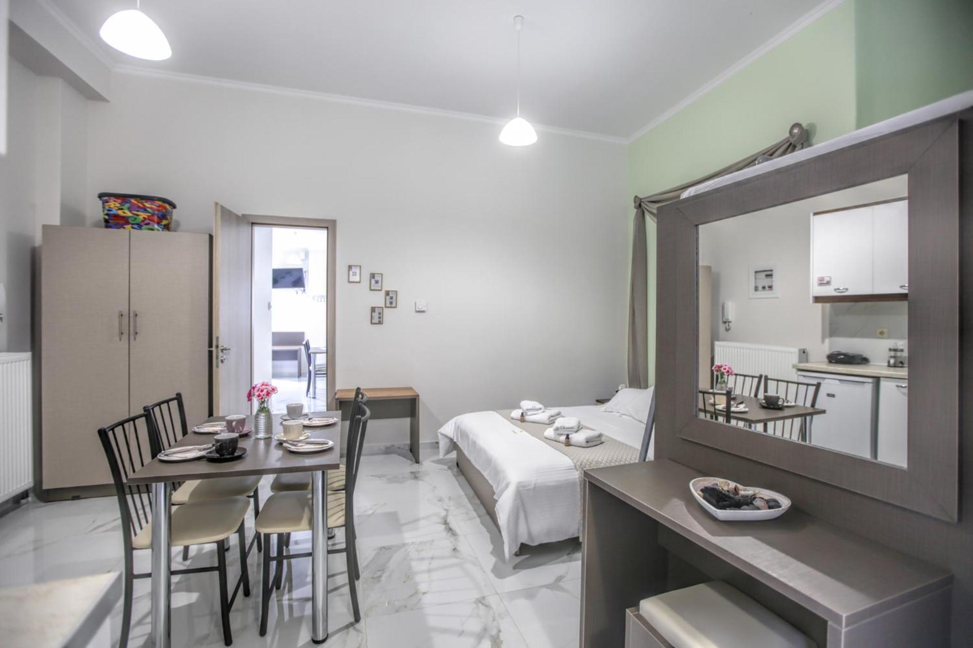 Del Sol #1 Meteora Luxurious Family Suites Kalambaka Exterior foto